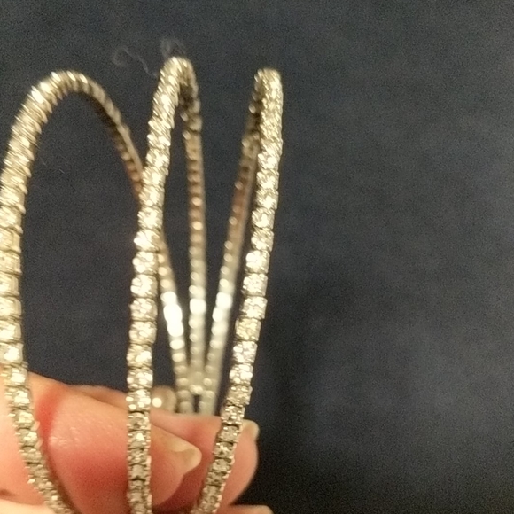 Jewelry - Picture 3 of 4